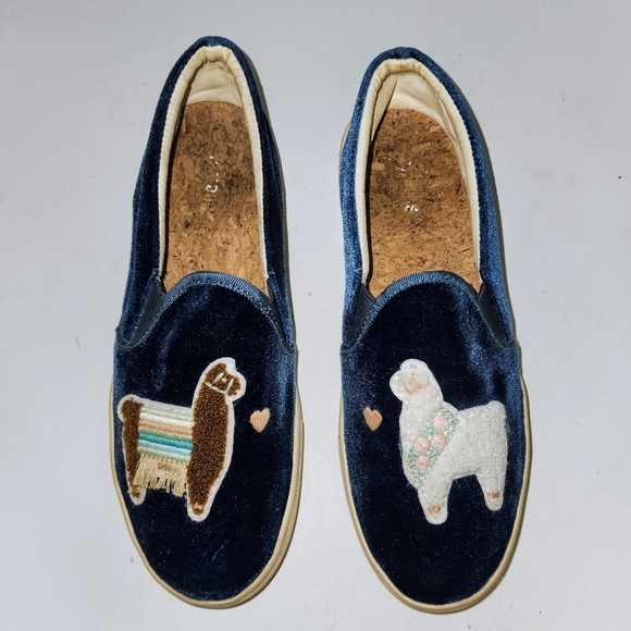 SOLUDOS LLAMAS IN LOVE Blue Velvet Sherpa Embroidered Sneakers Size 8 - Picture 2 of 16